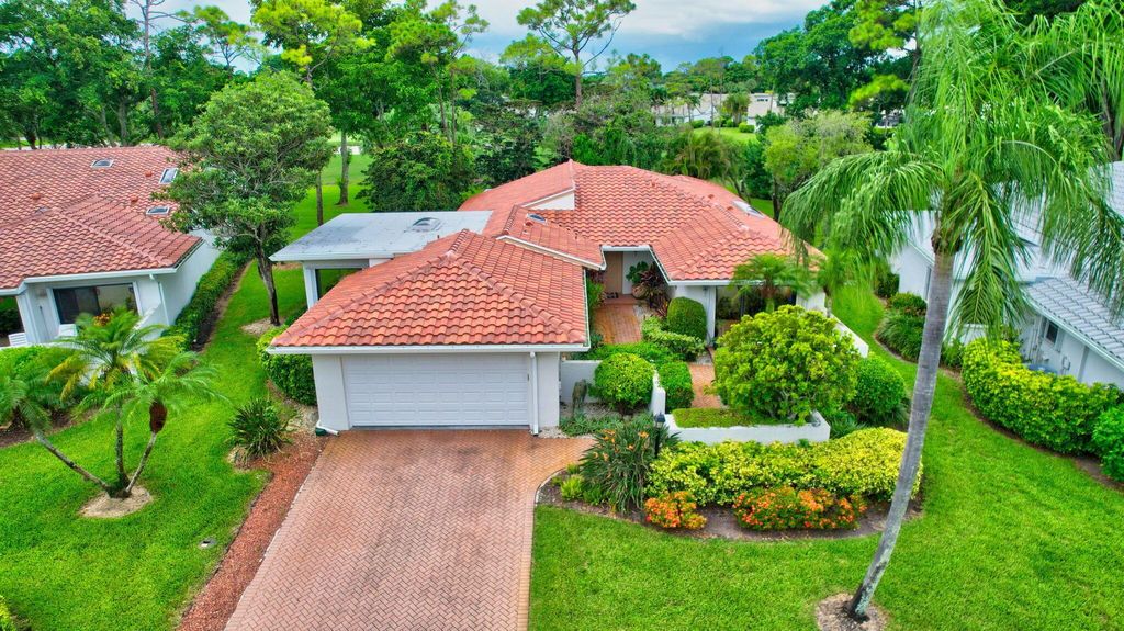 Photo of 6 Northwoods Lane, Boynton Beach, FL 33436 (MLS # R11006965)