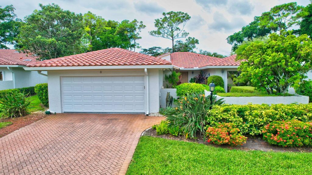 Photo of 6 Northwoods Lane, Boynton Beach, FL 33436 (MLS # R11006965)