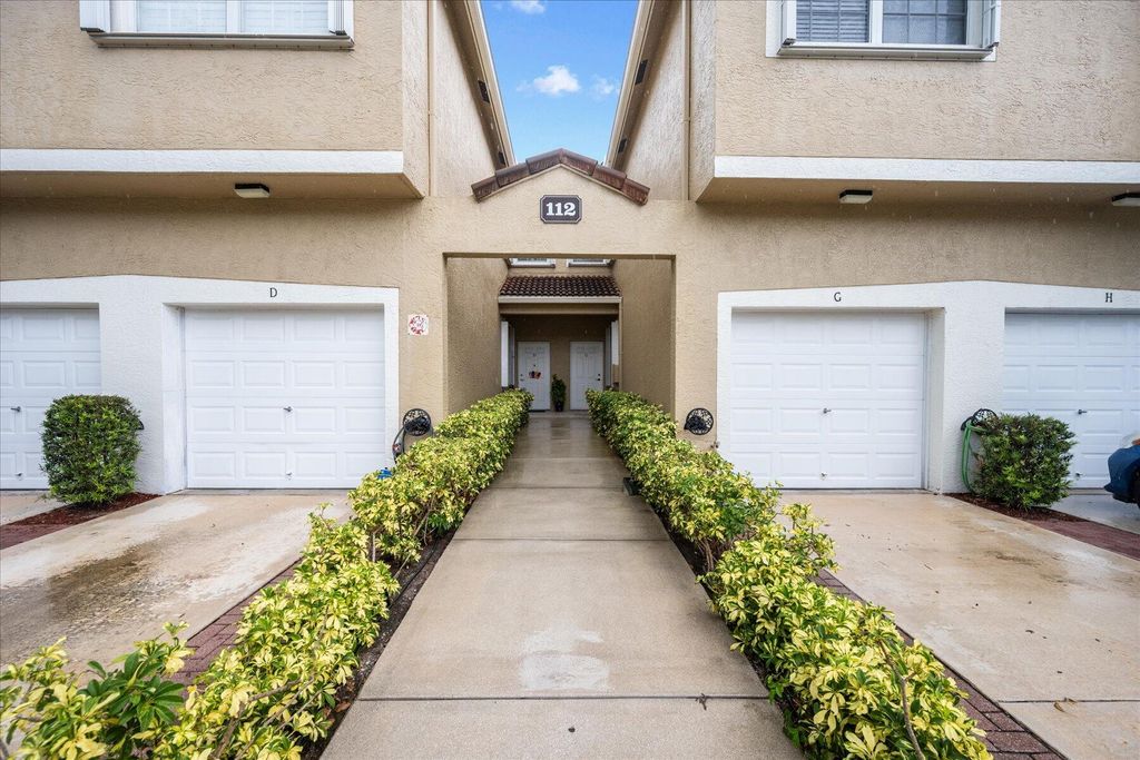 Photo of 112 Lighthouse Circle #G, Tequesta, FL 33469 (MLS # R11020985)