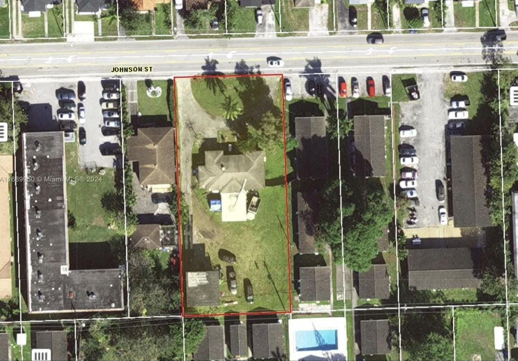 Photo of 2646 Johnson Street, Hollywood, FL 33020 (MLS # B26019385)