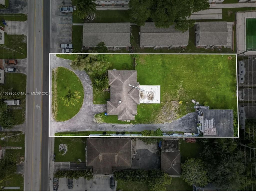 Photo of 2646 Johnson Street, Hollywood, FL 33020 (MLS # B26019385)