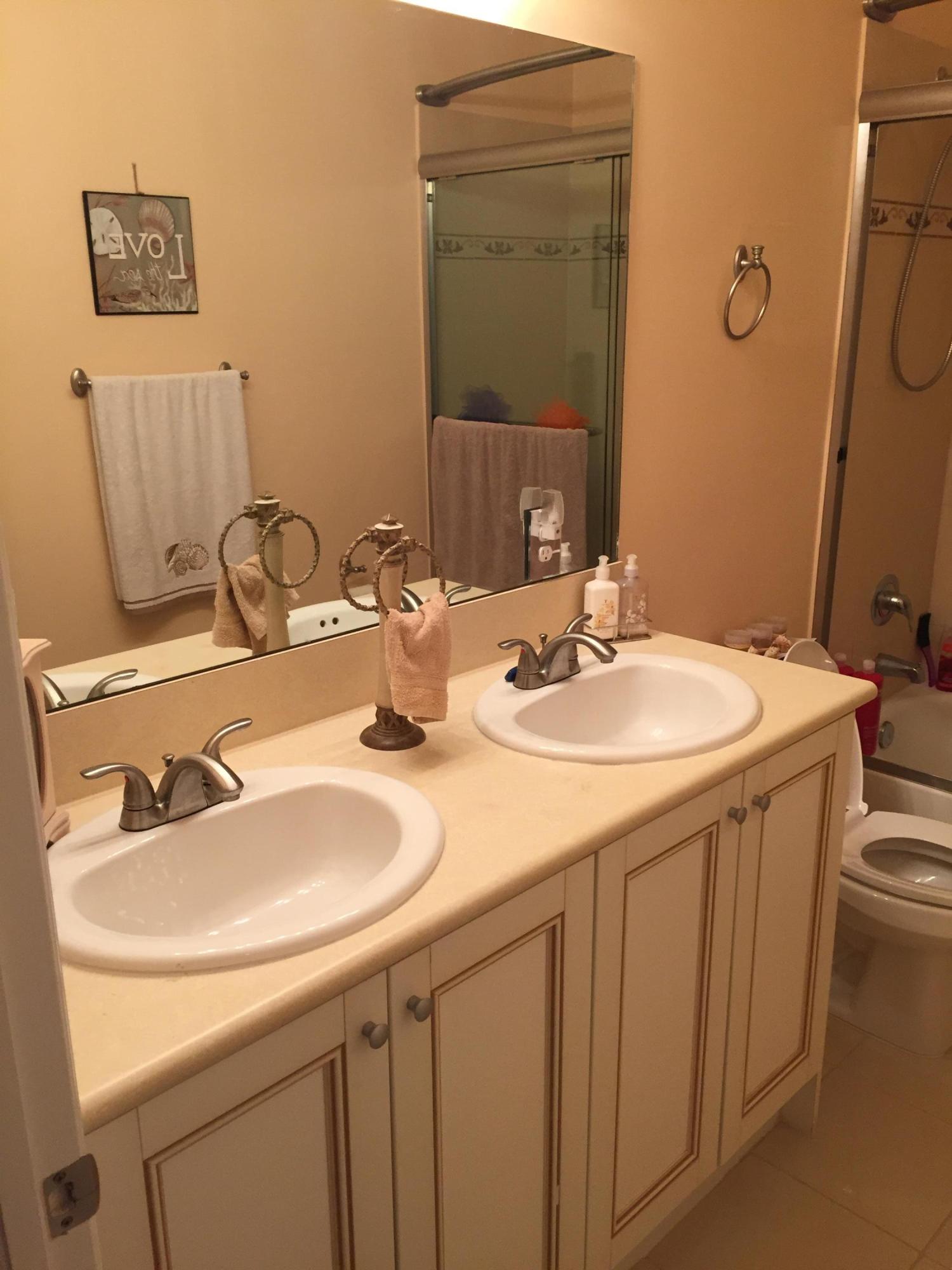 ESTANCIA AT PALM SPRINGS - Residential Lease