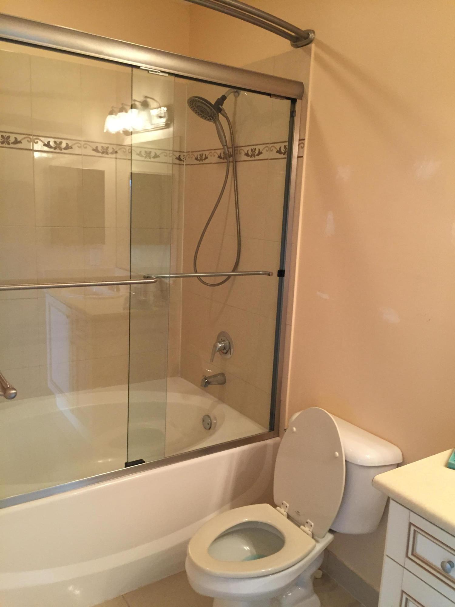 ESTANCIA AT PALM SPRINGS - Residential Lease