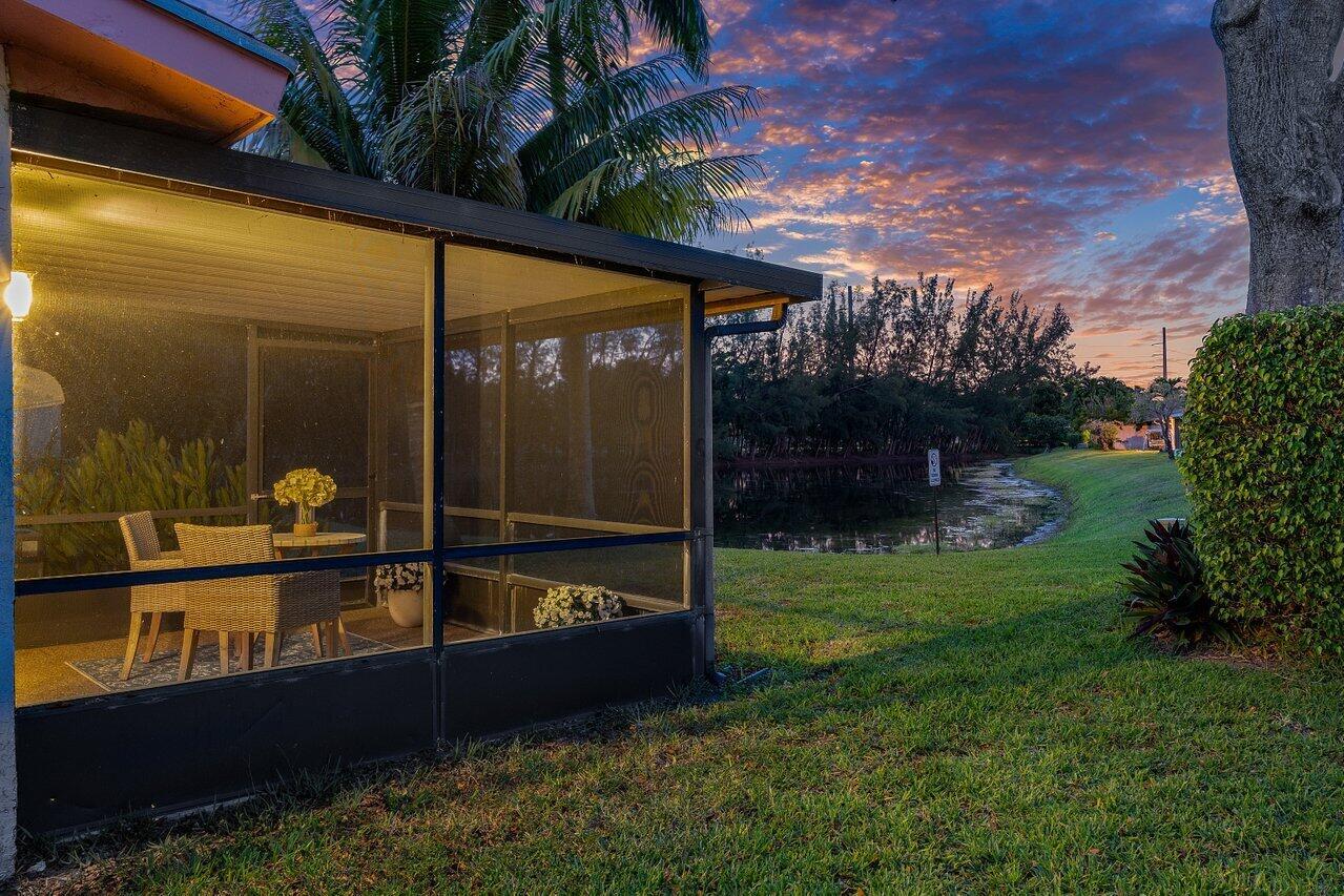 DELRAY VILLAS - Residential