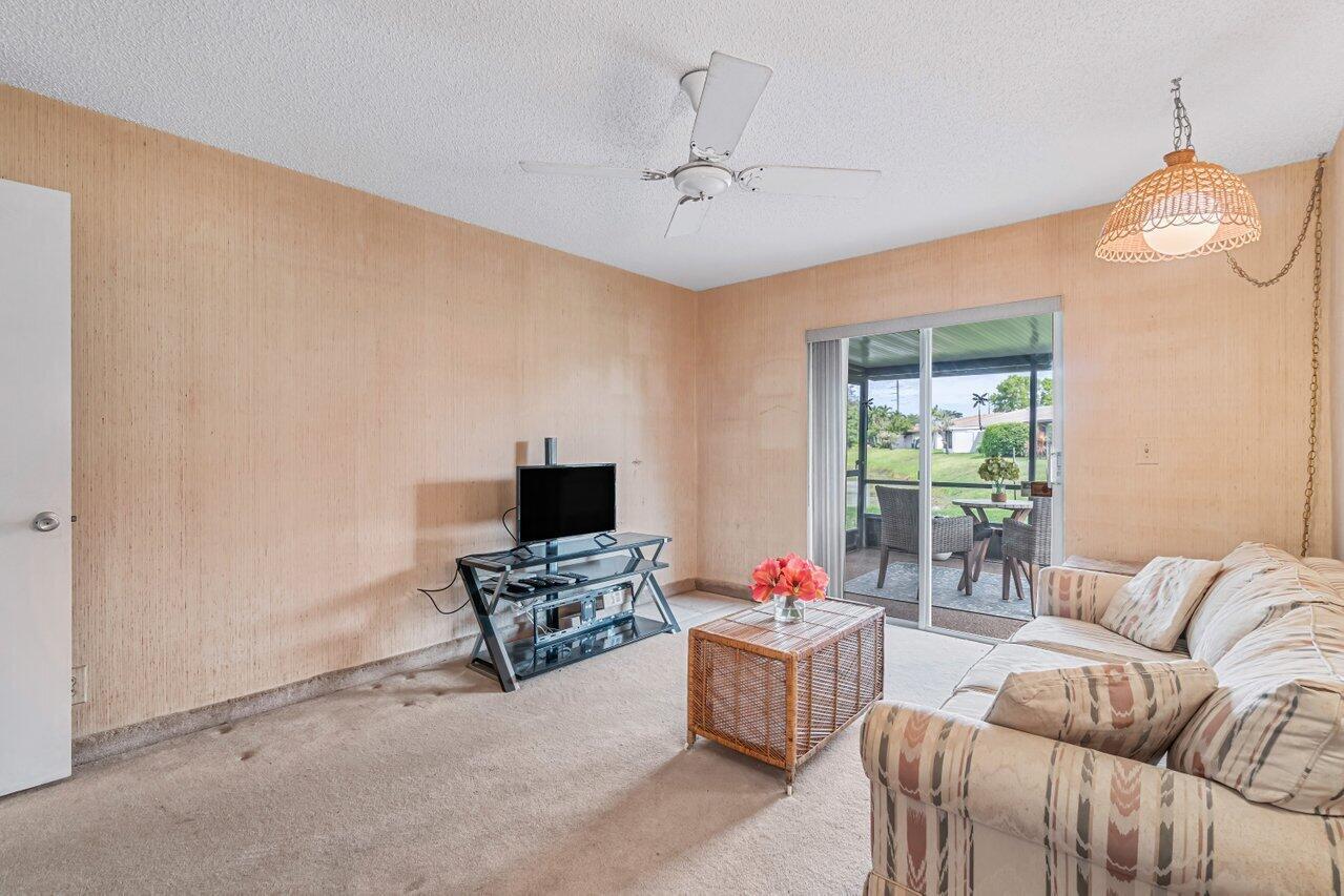 DELRAY VILLAS - Residential