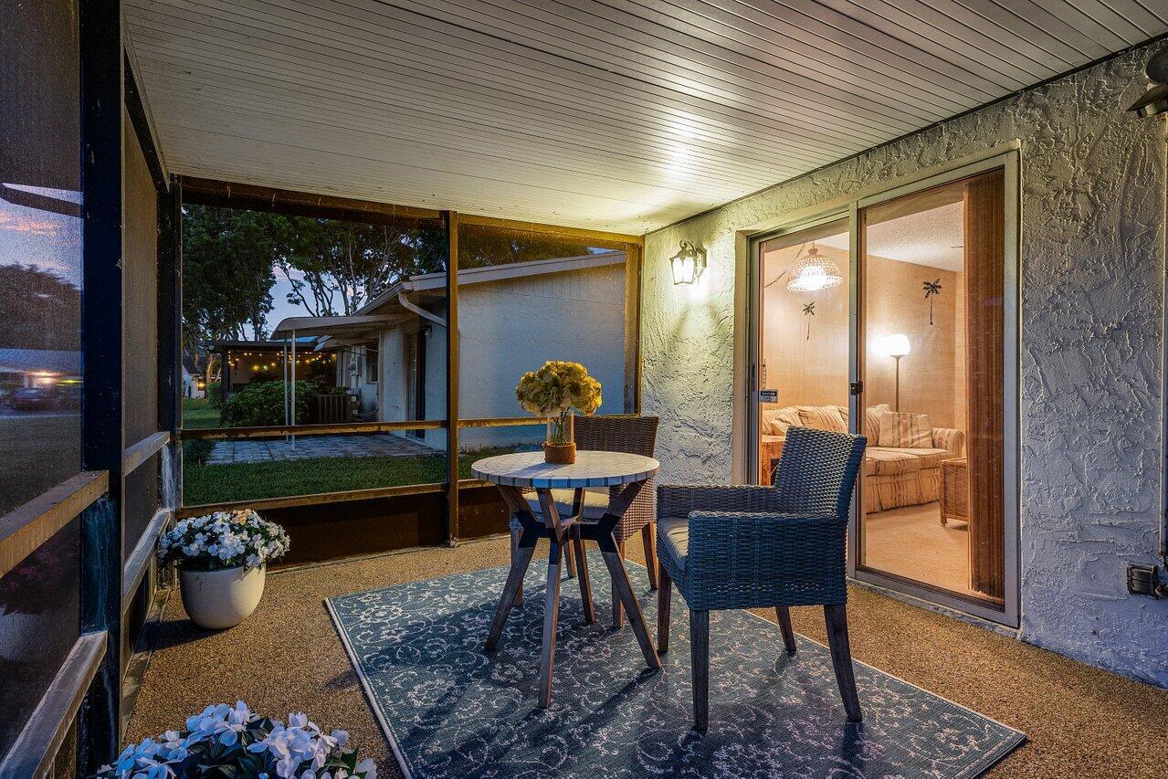 DELRAY VILLAS - Residential