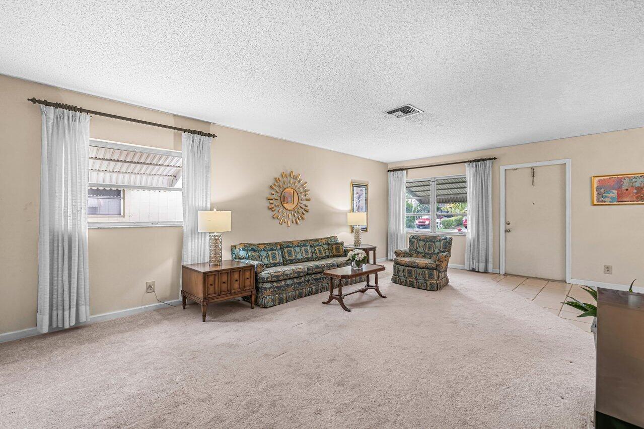 DELRAY VILLAS - Residential