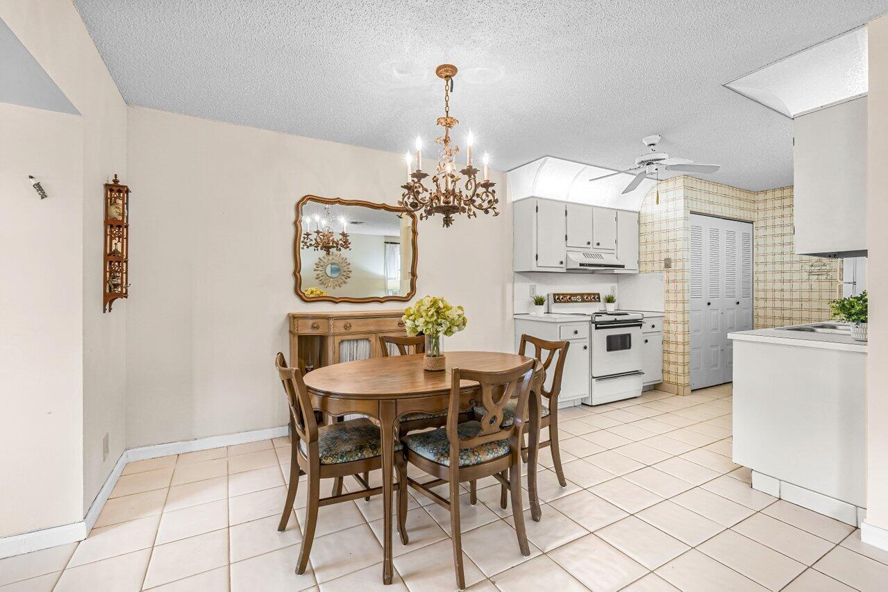 DELRAY VILLAS - Residential