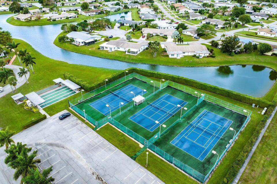 DELRAY VILLAS - Residential