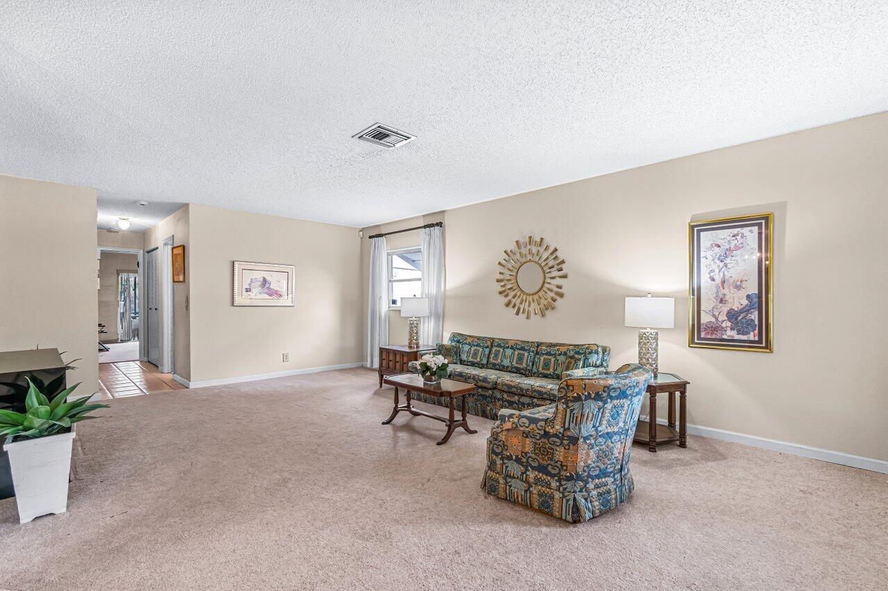 DELRAY VILLAS - Residential