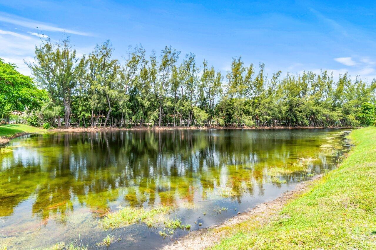 DELRAY VILLAS - Residential