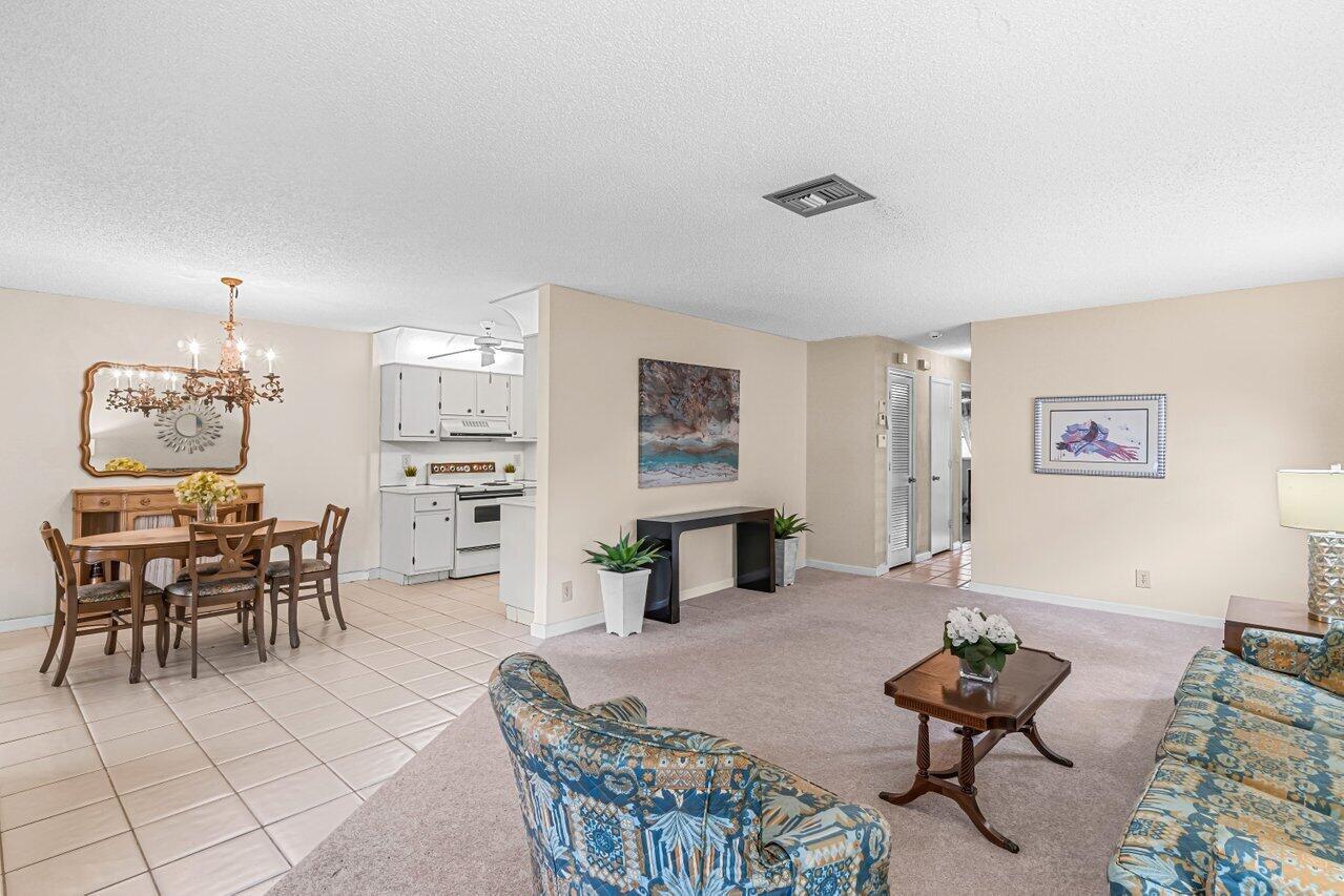 DELRAY VILLAS - Residential