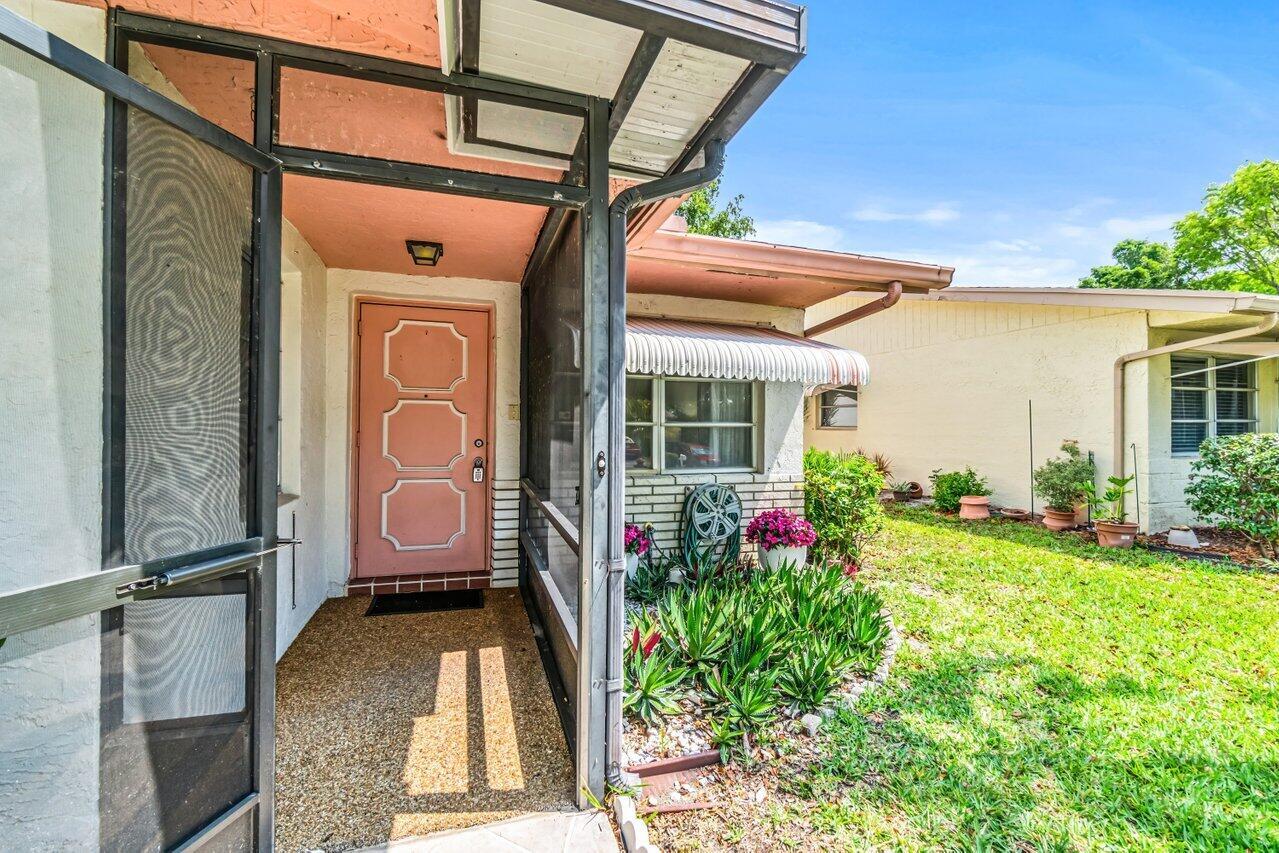 DELRAY VILLAS - Residential