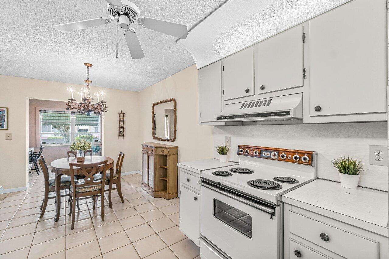 DELRAY VILLAS - Residential