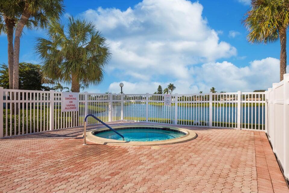 DELRAY VILLAS - Residential