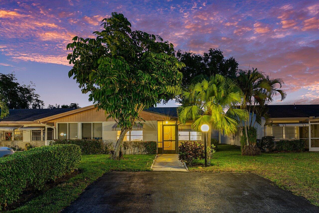 DELRAY VILLAS - Residential