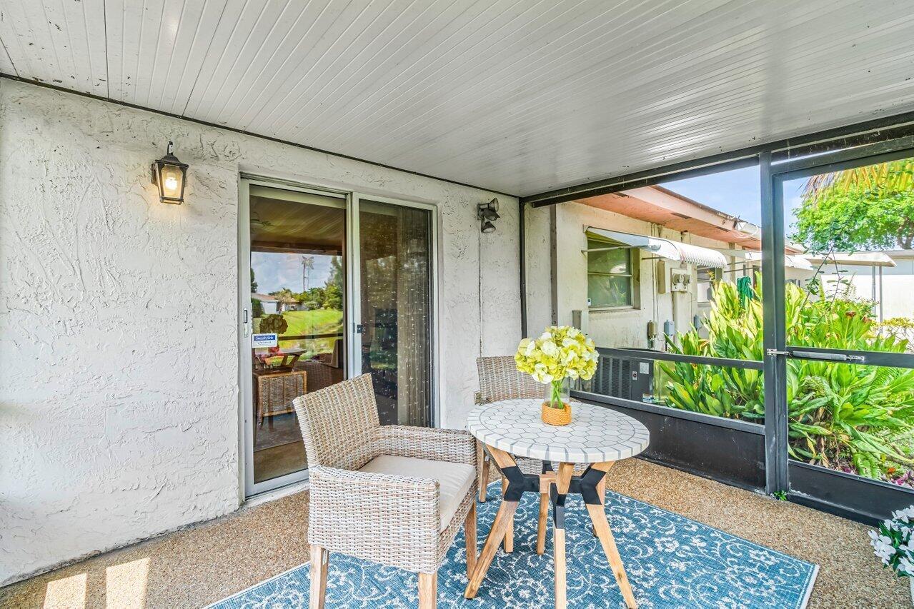 DELRAY VILLAS - Residential