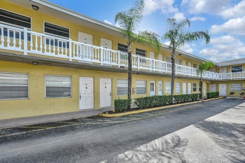 Tiny photo for 4051 NE 13th Avenue #69-3, Oakland Park, FL 33334 (MLS # B26040291)
