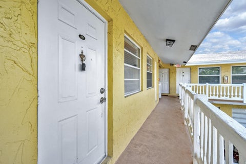 Tiny photo for 4051 NE 13th Avenue #69-3, Oakland Park, FL 33334 (MLS # B26040291)
