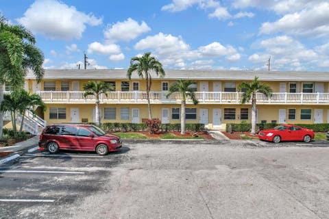 Tiny photo for 4051 NE 13th Avenue #69-3, Oakland Park, FL 33334 (MLS # B26040291)