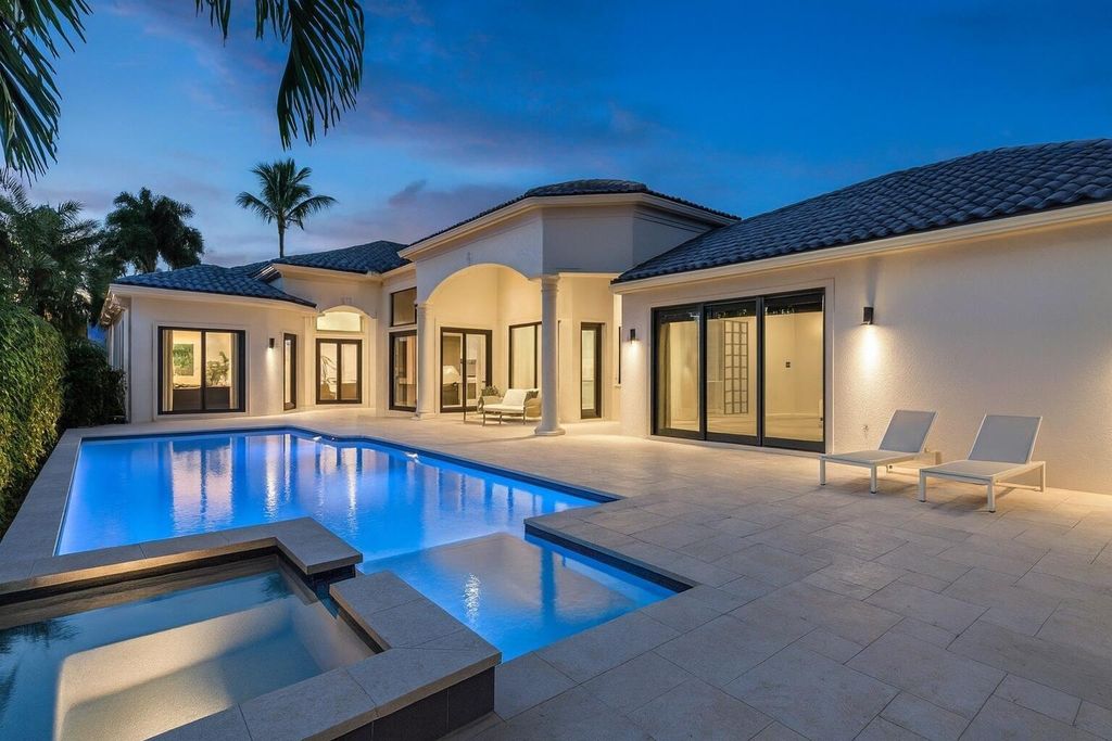 Photo of 23 Island Drive, Boynton Beach, FL 33436 (MLS # R11132708)