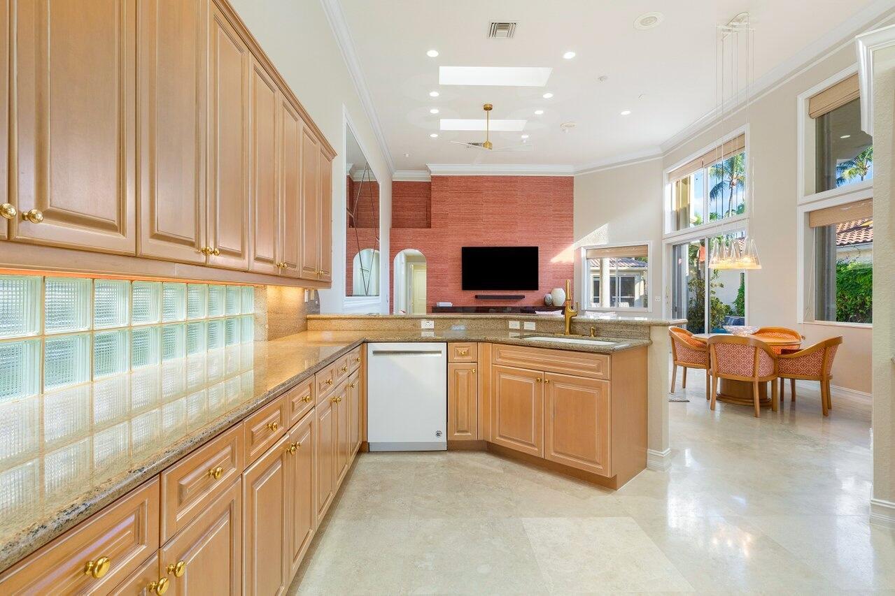 ISLES AT HUNTERS RUN - Residential