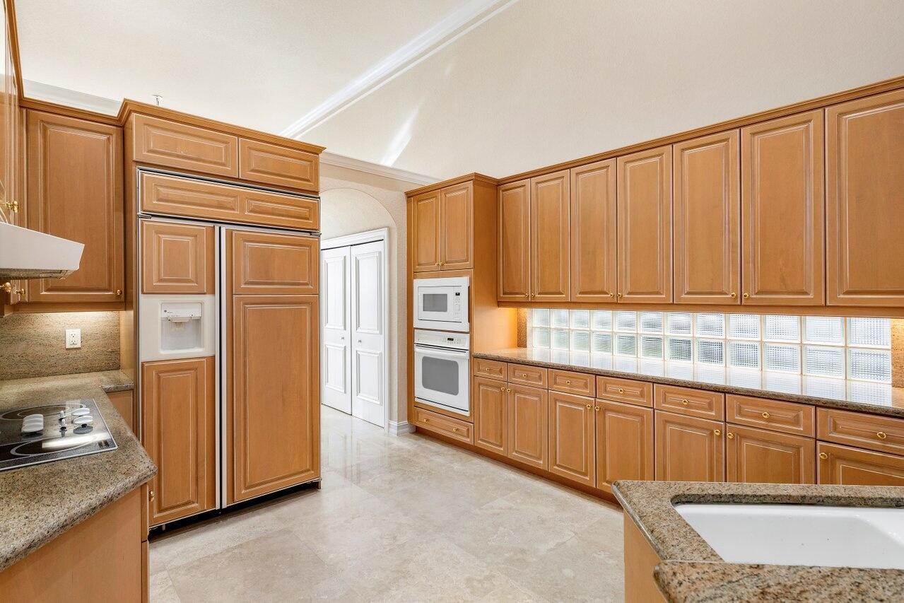 ISLES AT HUNTERS RUN - Residential