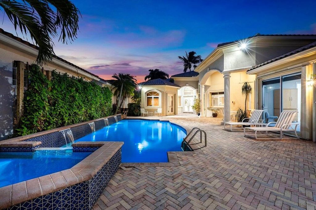 Photo of 23 Island Drive, Boynton Beach, FL 33436 (MLS # R11132708)
