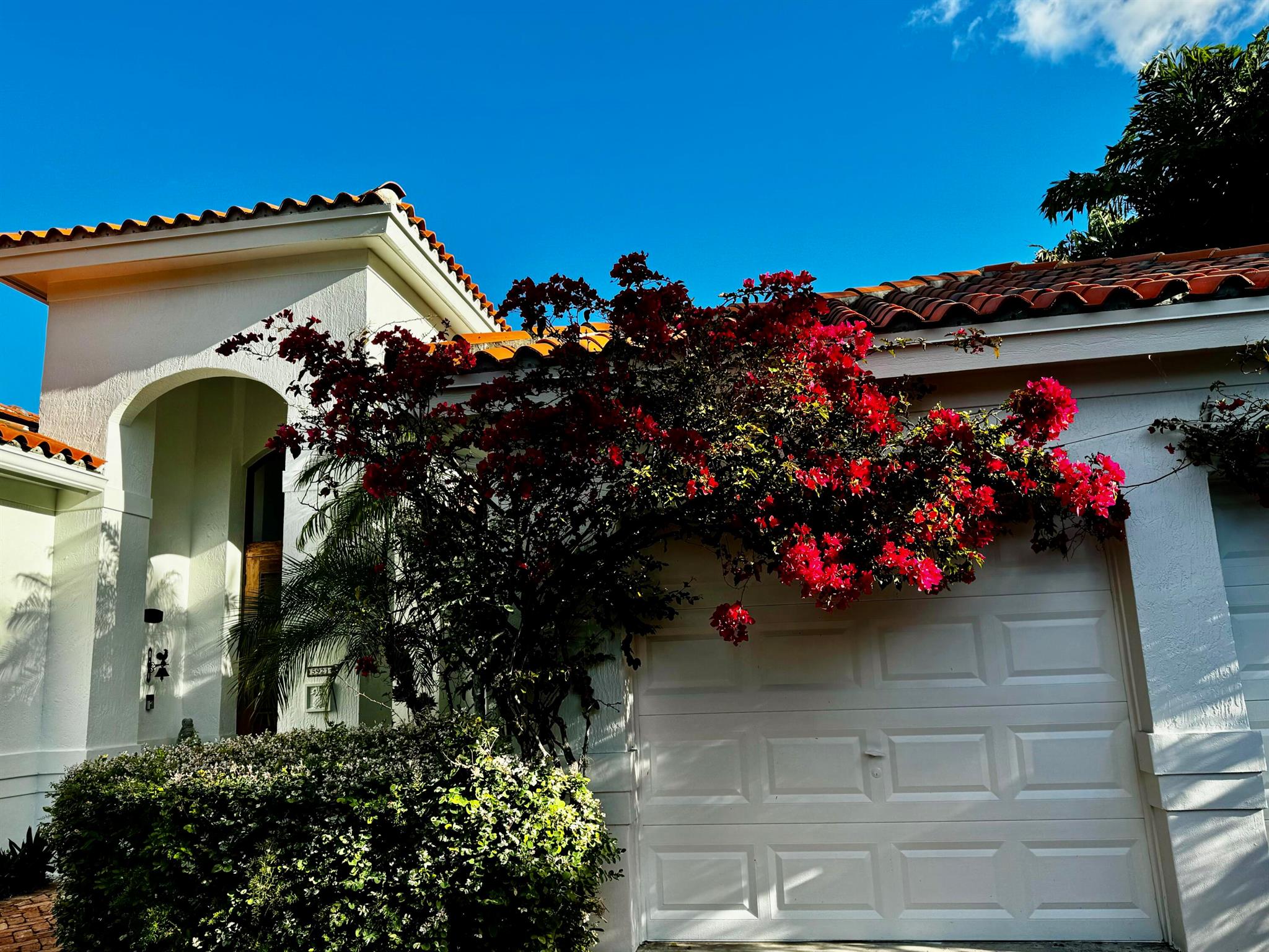 5921 Vista Linda Lane