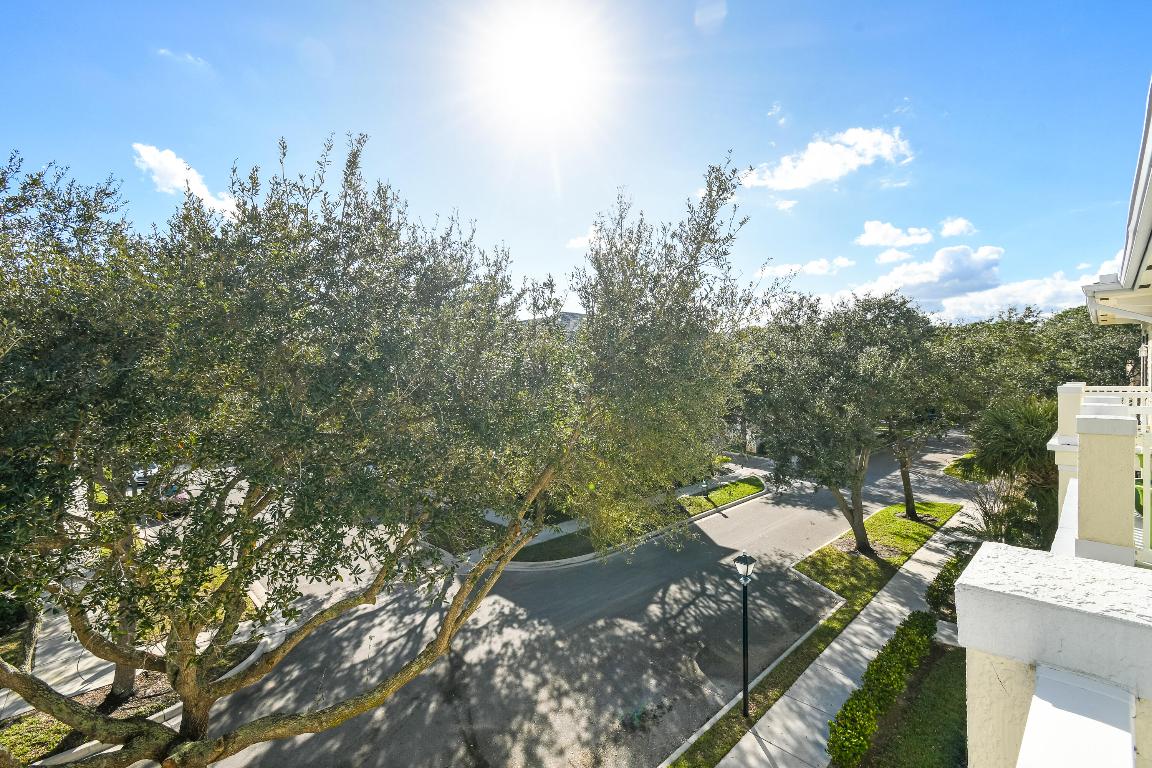 SOMERSET AT ABACOA CONDO - Residential