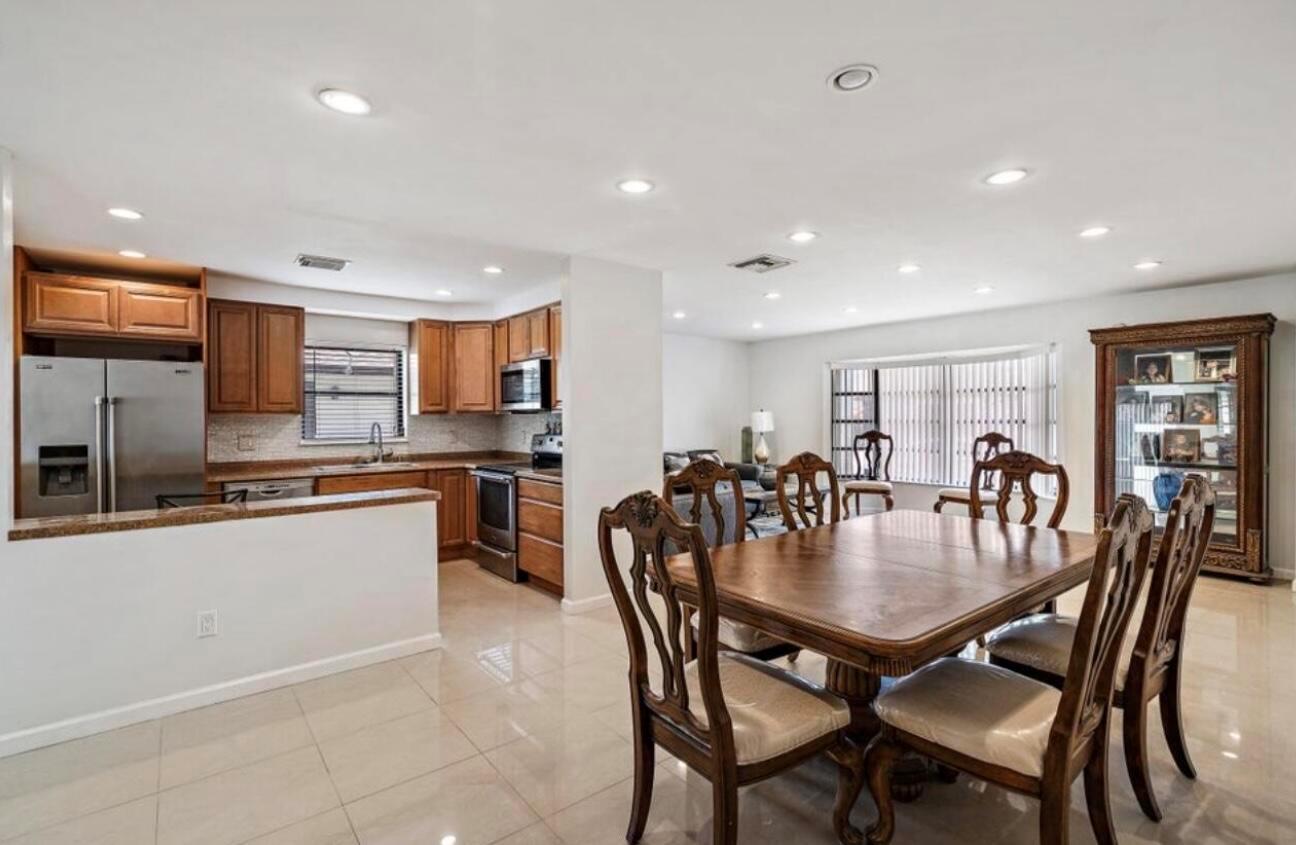 BUTTONWOOD 1 - Residential