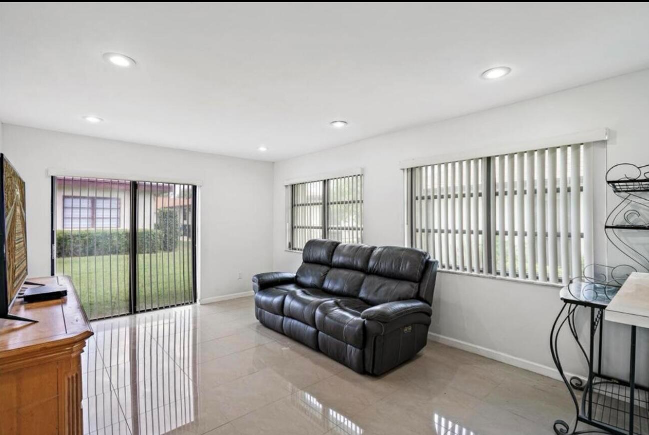 BUTTONWOOD 1 - Residential