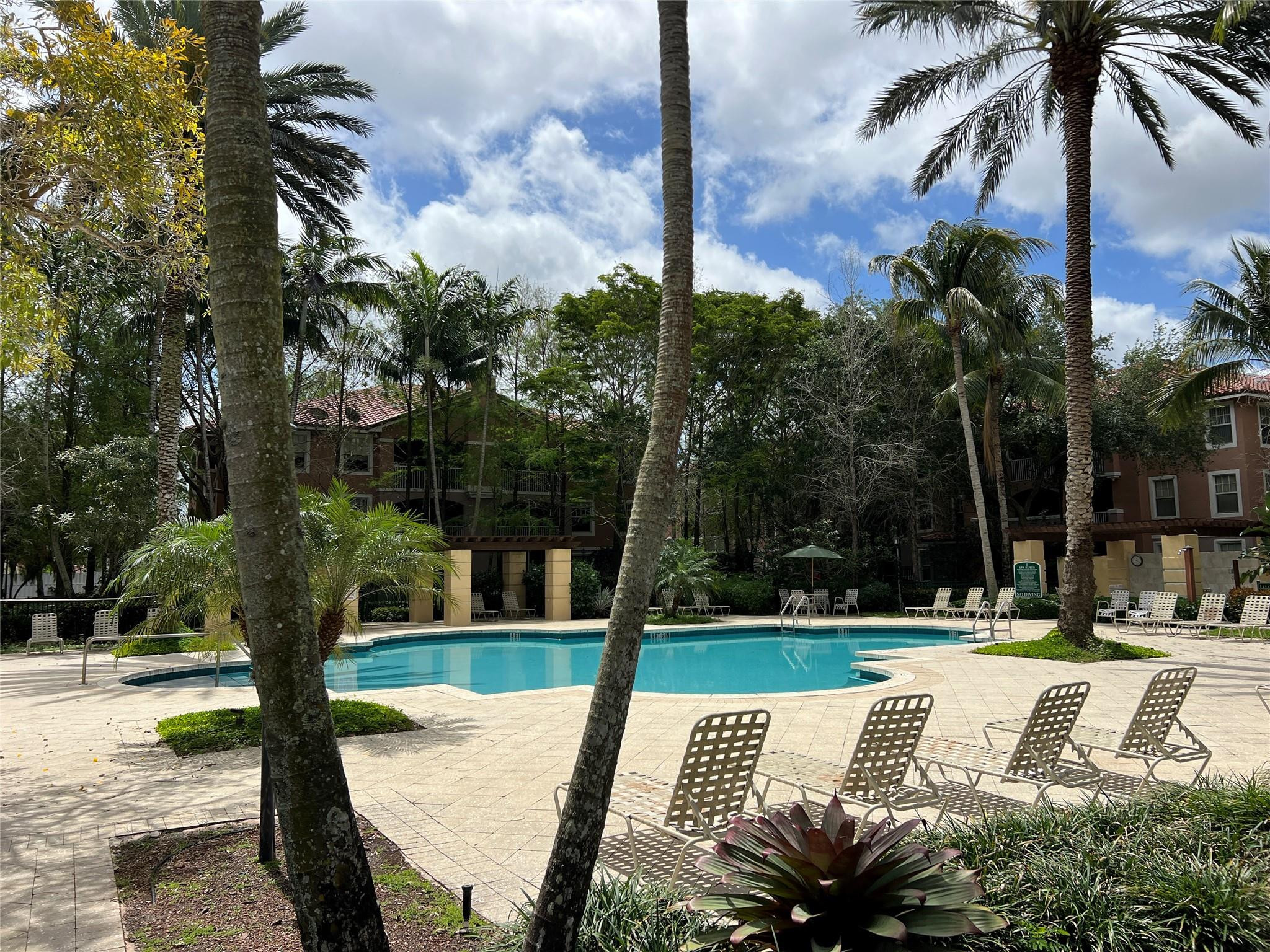 CYPRESS POINTE - Residential Lease
