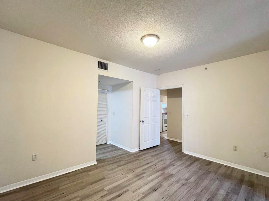 CYPRESS POINTE - Residential Lease