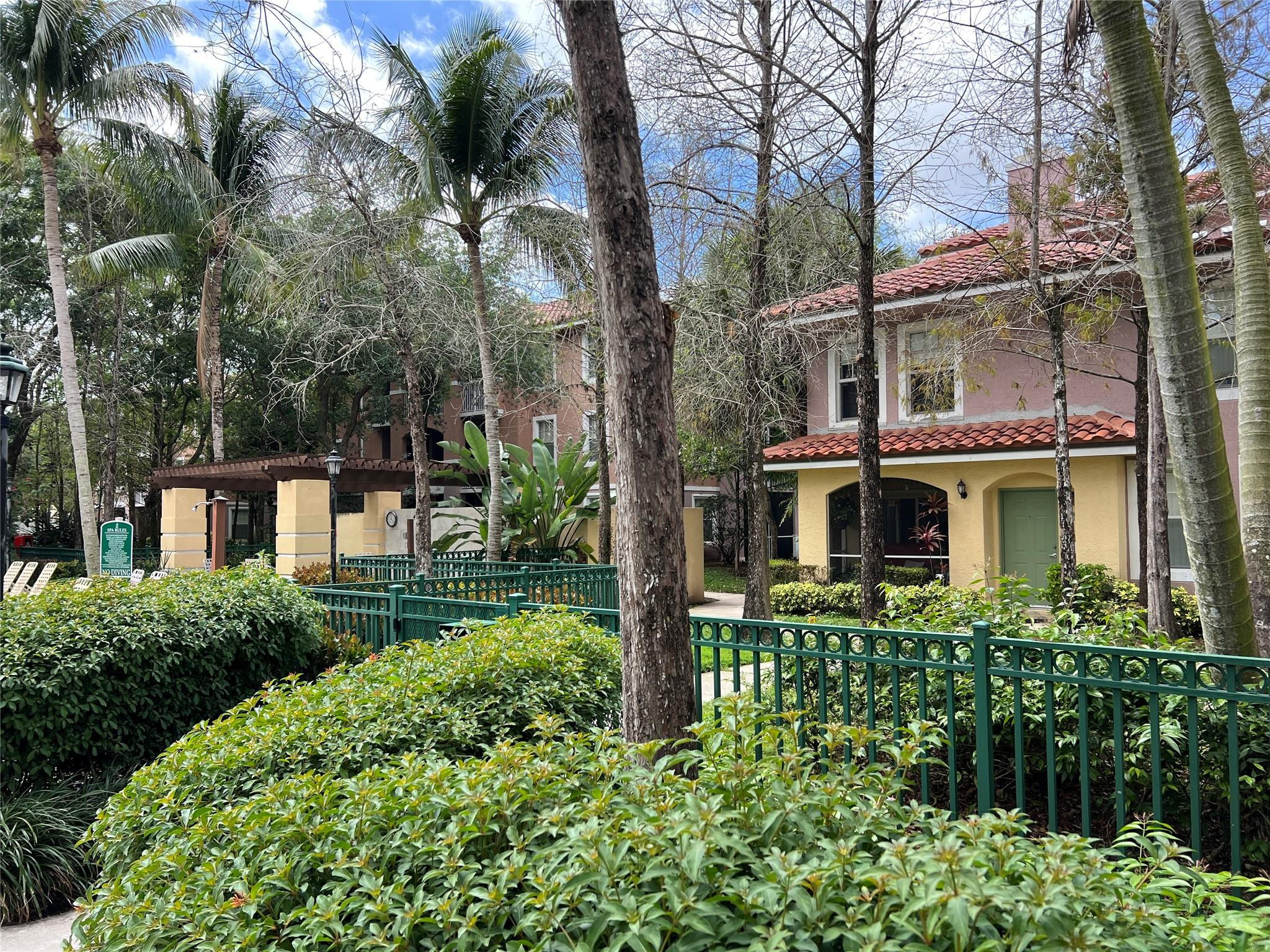 CYPRESS POINTE - Residential Lease