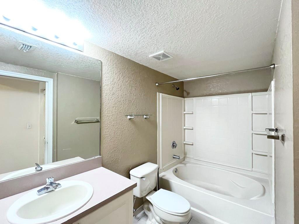 CYPRESS POINTE - Residential Lease