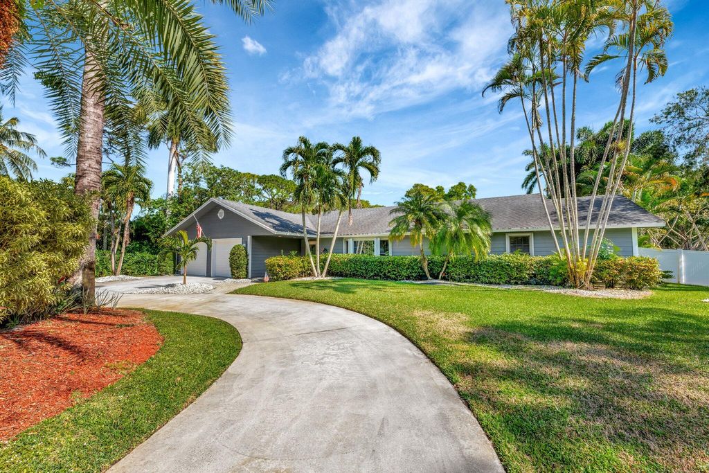 Photo of 12750 Oak Arbor Drive, Boynton Beach, FL 33436 (MLS # R11057854)