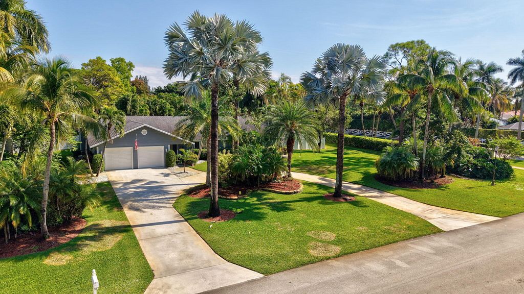 Photo of 12750 Oak Arbor Drive, Boynton Beach, FL 33436 (MLS # R11057854)