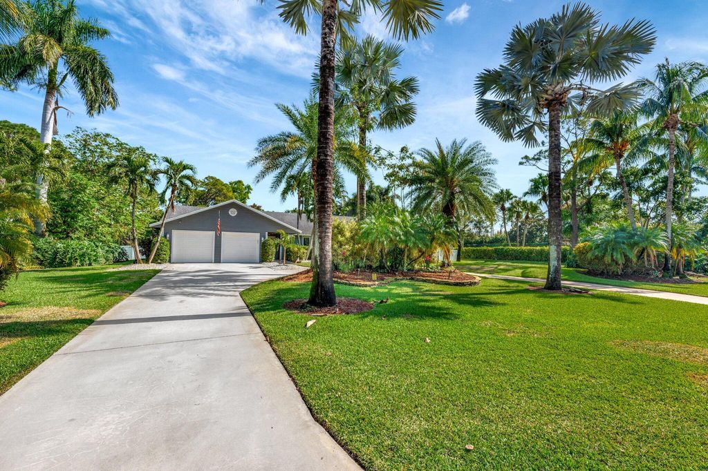 Photo of 12750 Oak Arbor Drive, Boynton Beach, FL 33436 (MLS # R11057854)