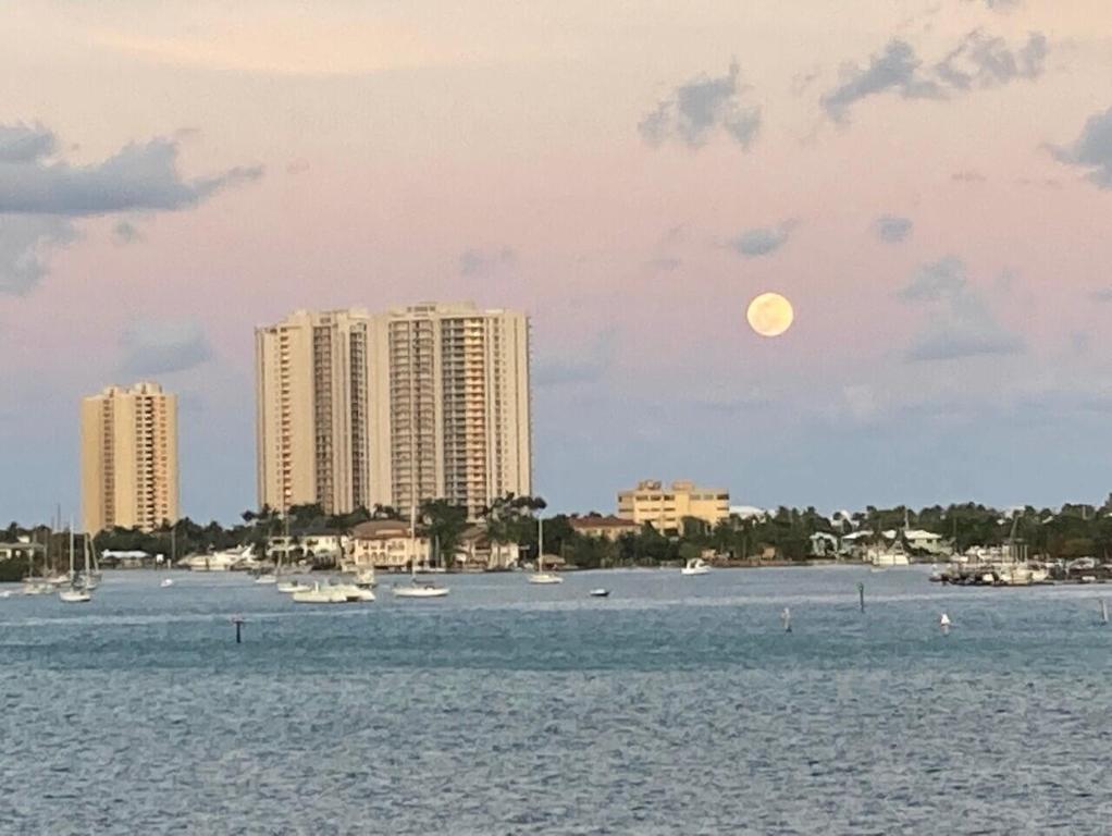 LAKE HARBOR COVE CONDO - Residential Lease