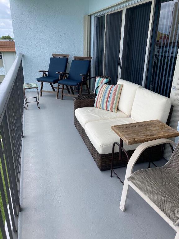 LAKE HARBOR COVE CONDO - Residential Lease