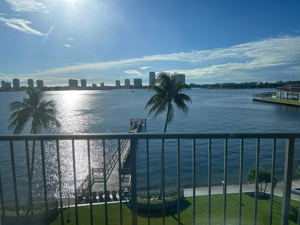 LAKE HARBOR COVE CONDO - Residential Lease