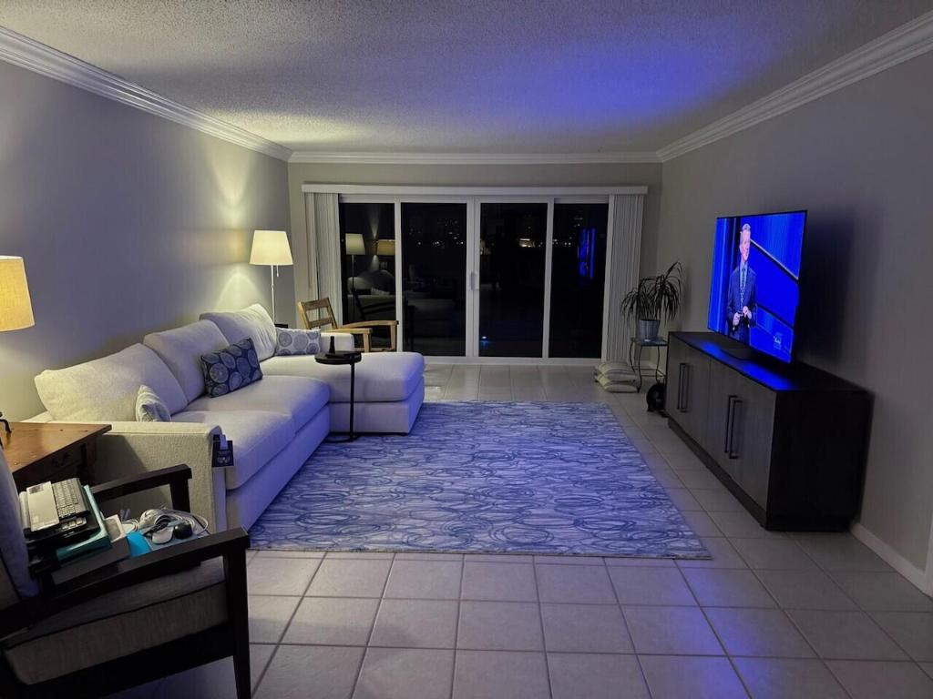 LAKE HARBOR COVE CONDO - Residential Lease