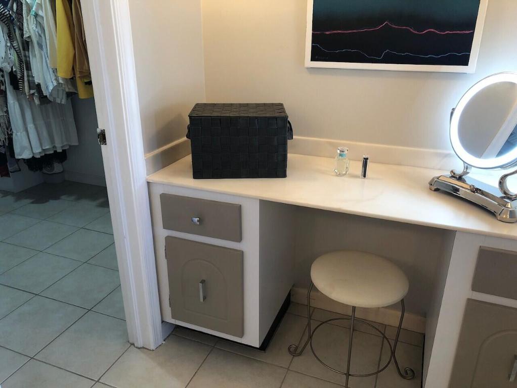 LAKE HARBOR COVE CONDO - Residential Lease