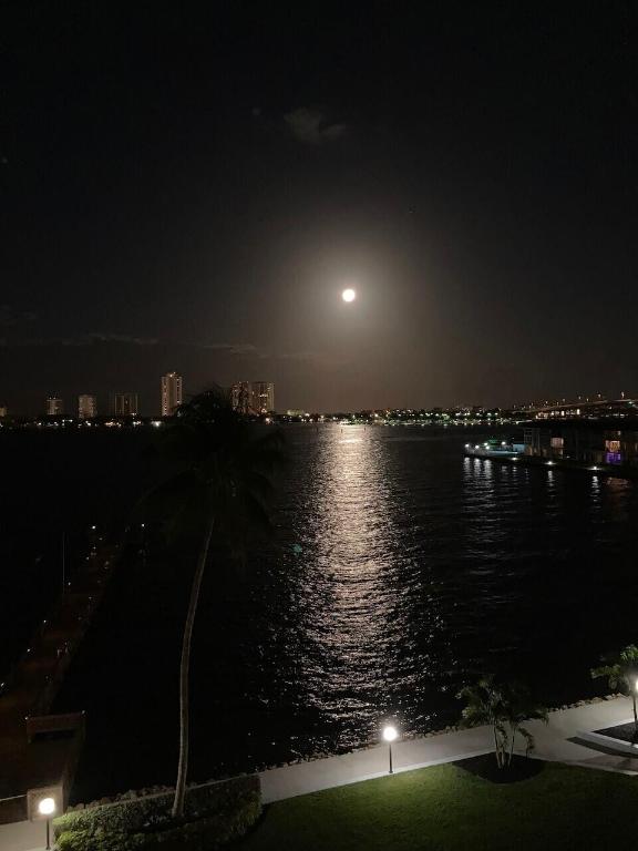 LAKE HARBOR COVE CONDO - Residential Lease