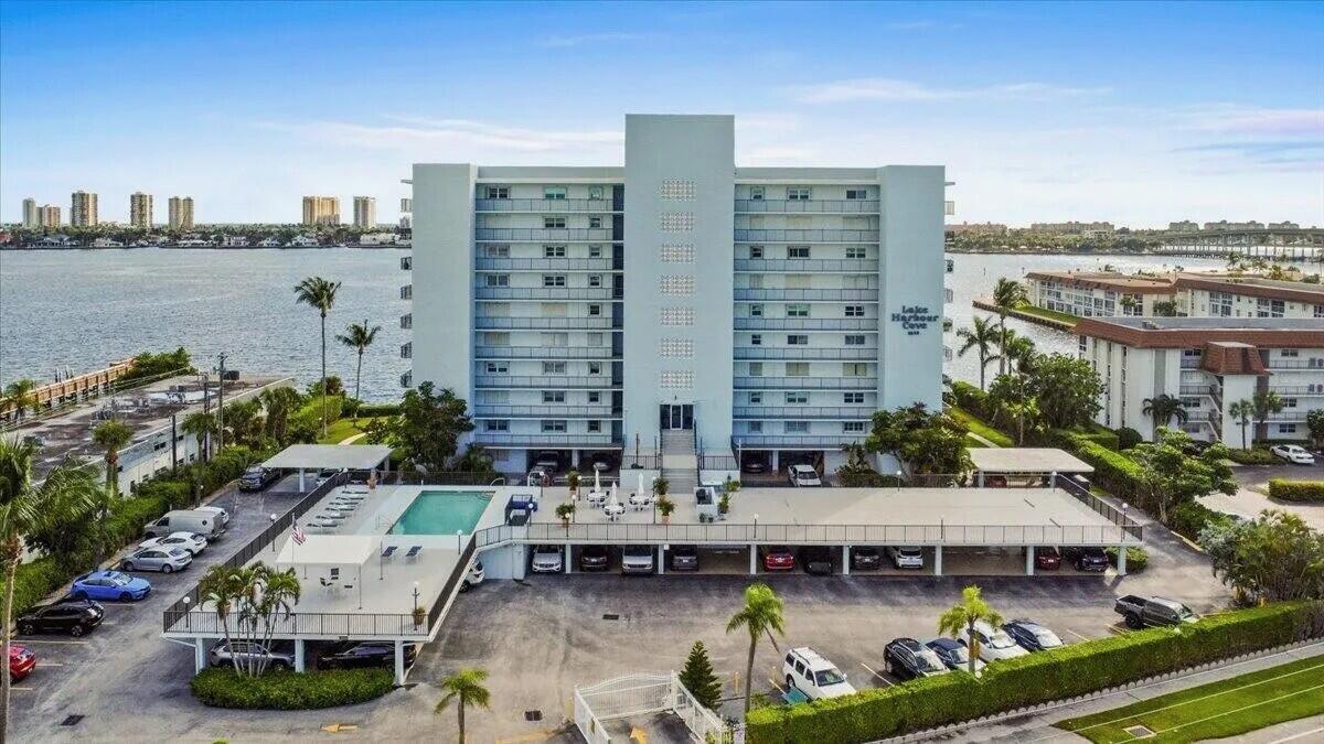 LAKE HARBOR COVE CONDO - Residential Lease