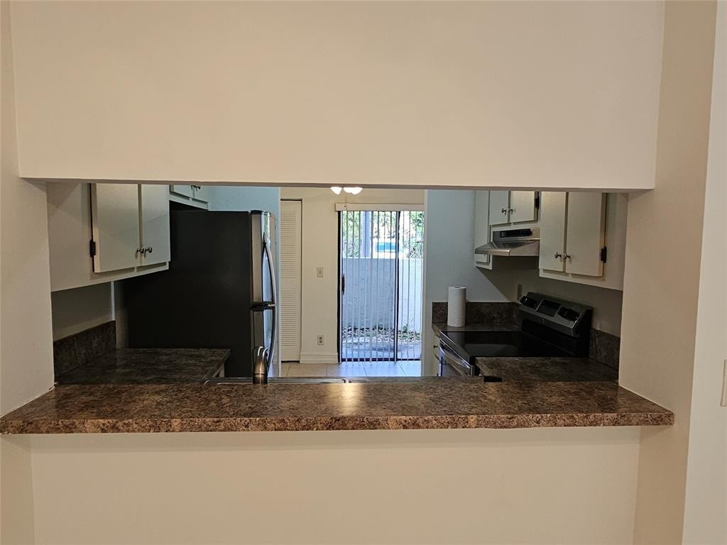 THE COURTYARD CONDOMINIUM - Residential