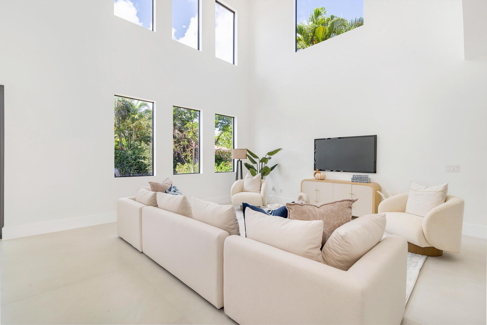 GALE LAKE WORTH PL NO 1 R - Residential