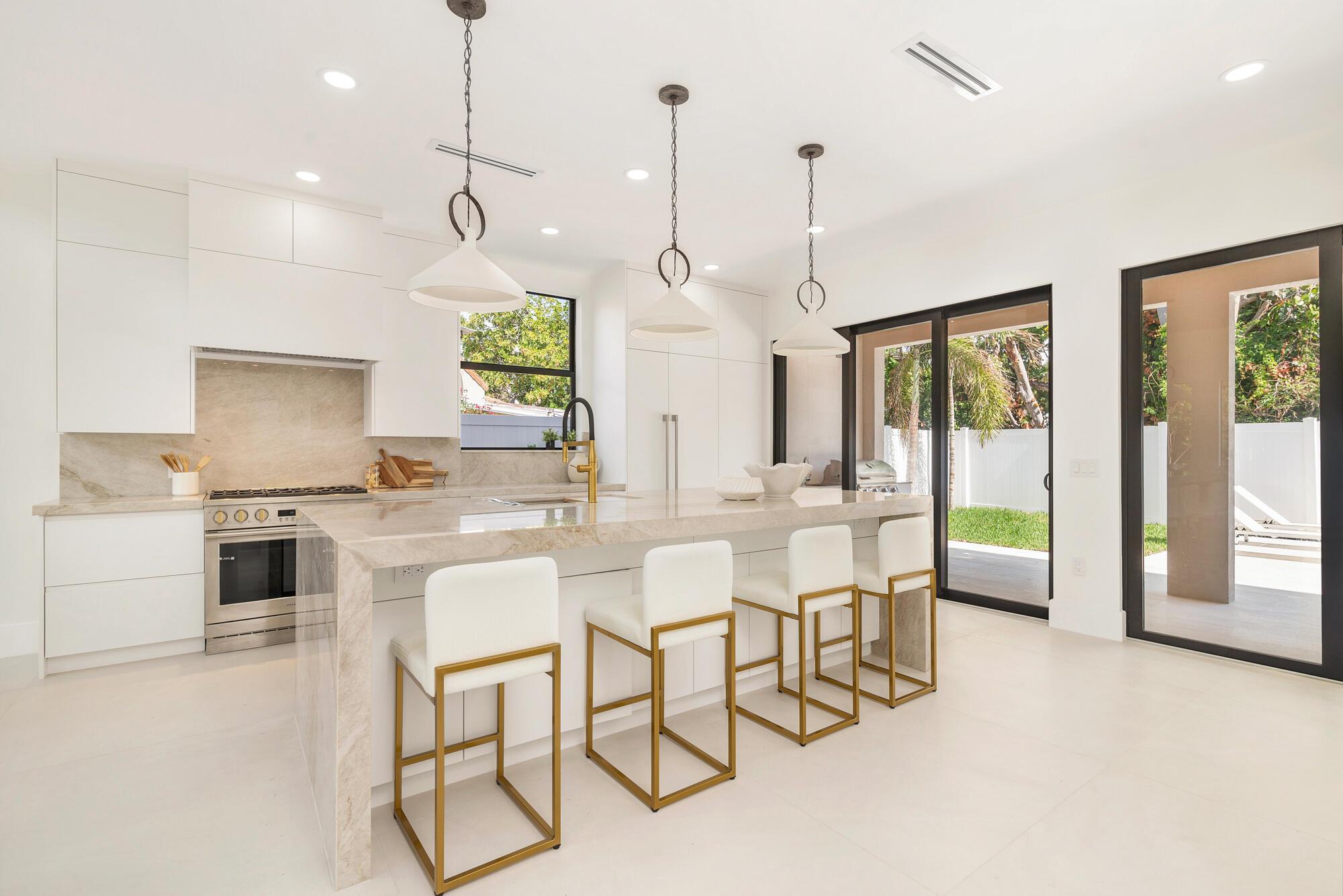 GALE LAKE WORTH PL NO 1 R - Residential