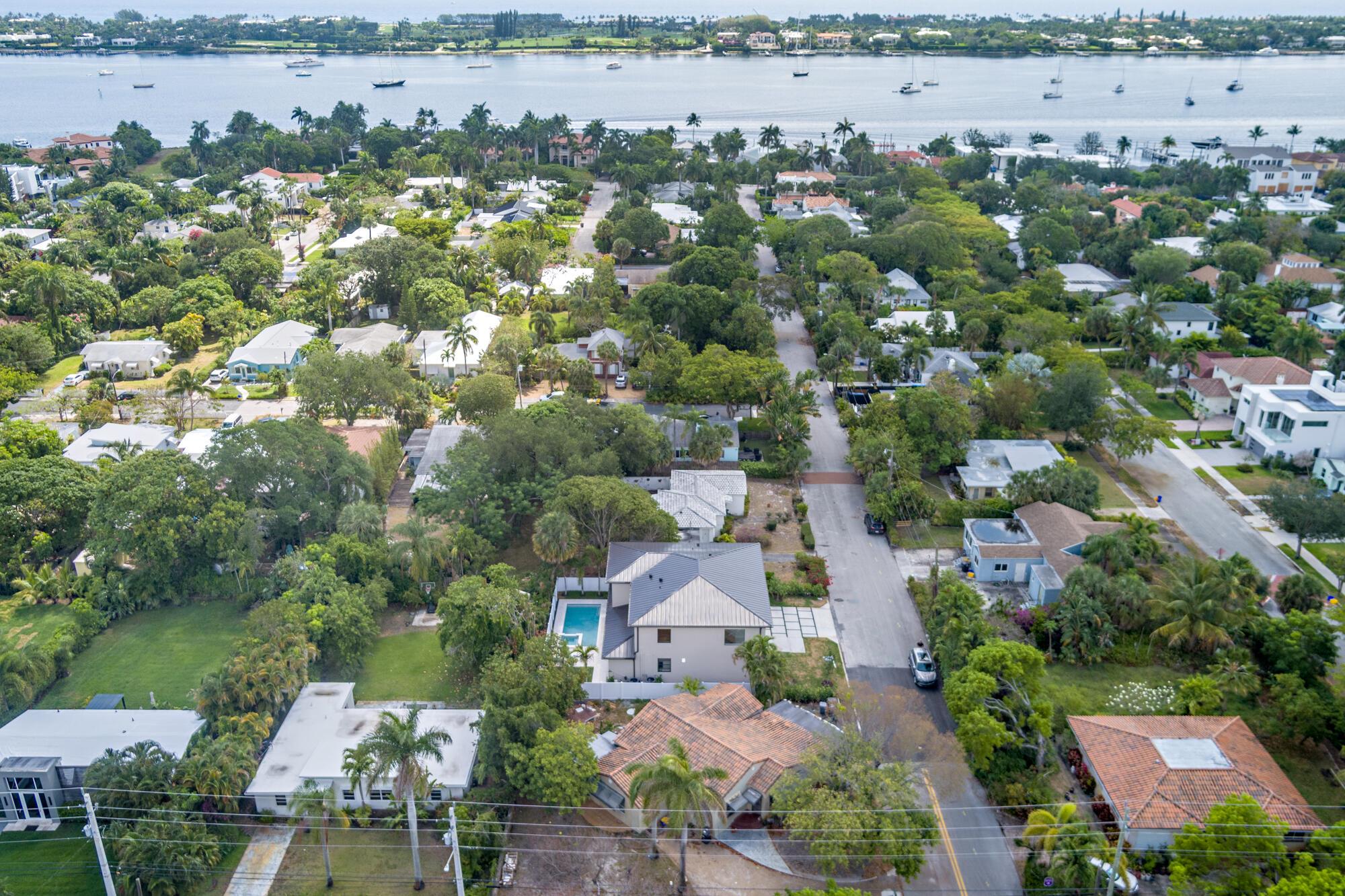 GALE LAKE WORTH PL NO 1 R - Residential
